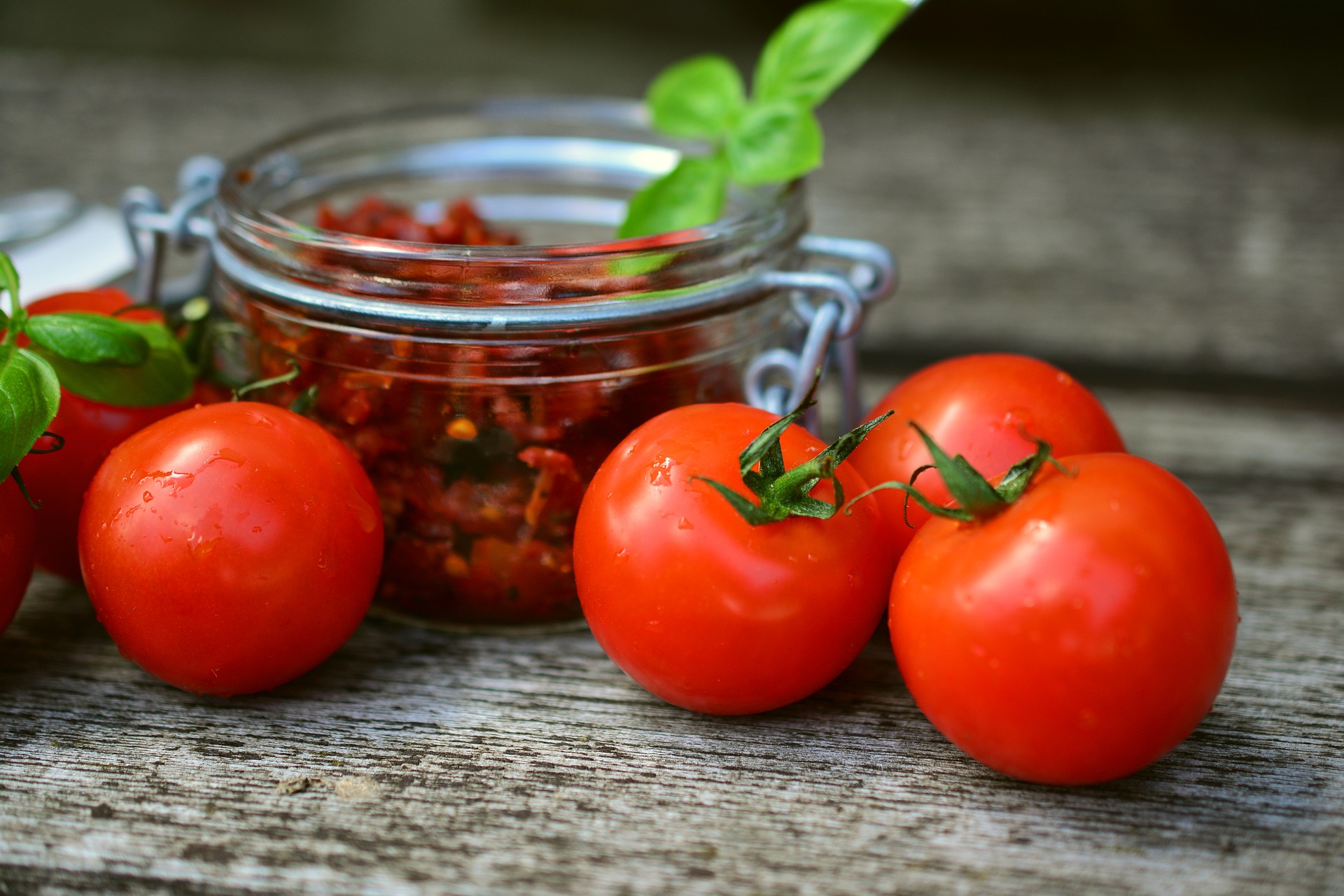 Suszone pomidory. Jak je zrobić samemu?