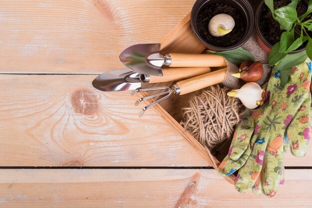 Tworzenie oazy spokoju w ogrodzie dzięki naturalnym materiałom